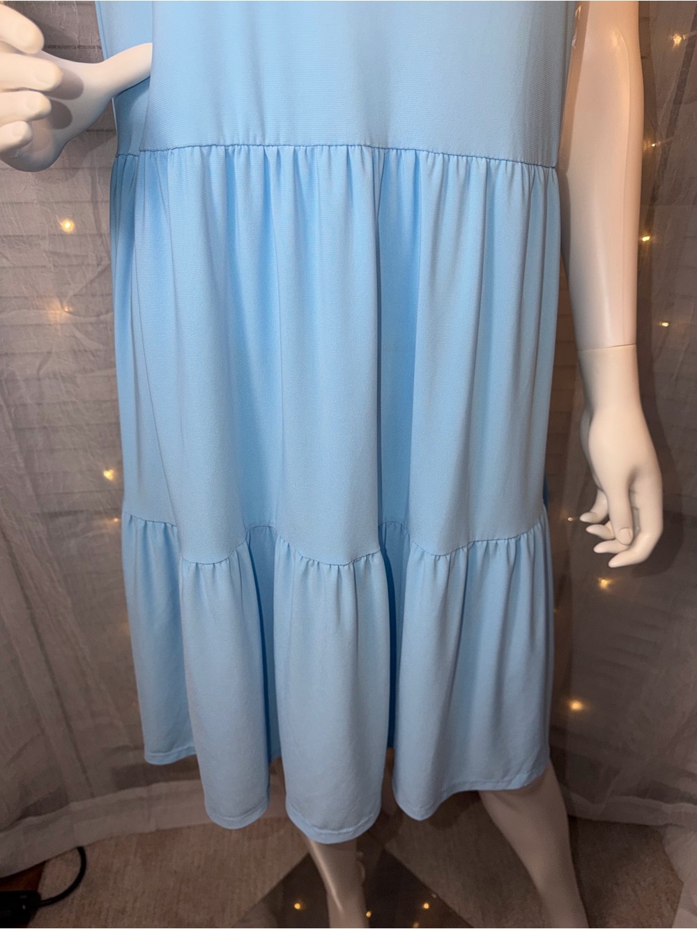 Dear Scarlett Sleeveless Light Blue Tiered V-Neck Dress w/pockets - Picture 3 of 12